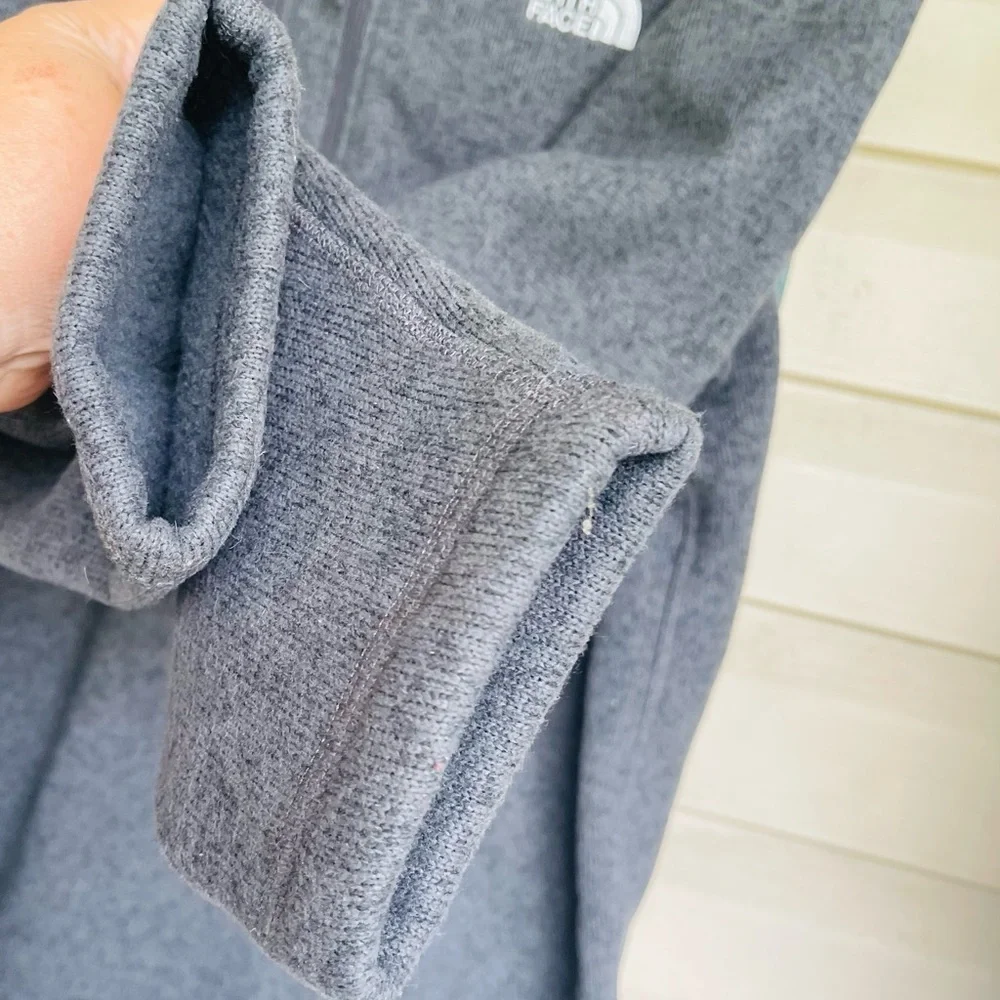 The North Face Grey Full Zip Mock Neck Winter Fleece Hiking Jacket Mens